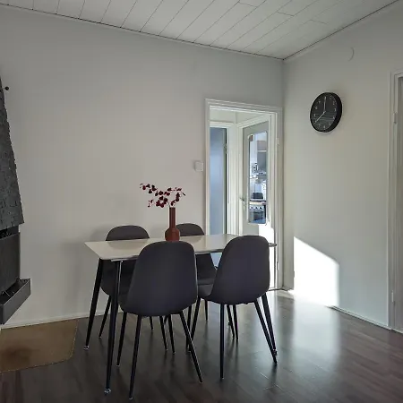 Wonderful And Spacious Center - Own Carpark Apartman