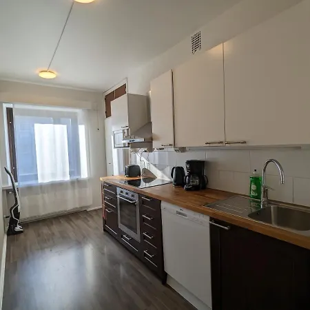 Wonderful And Spacious Center - Own Carpark