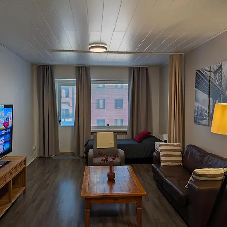 Wonderful And Spacious Center - Own Carpark * Rauma